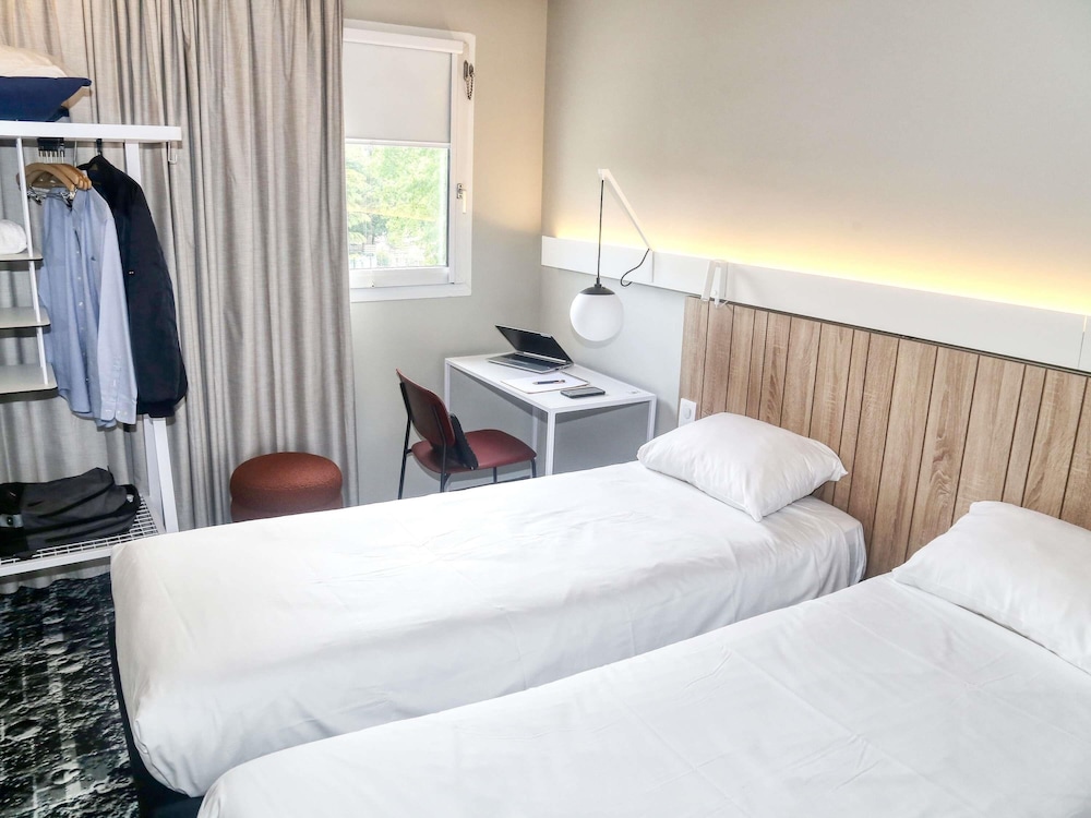 Habitación Standard con 2 camas individuales del hotel Ibis Biarritz Anglet Aeroport. Foto 4