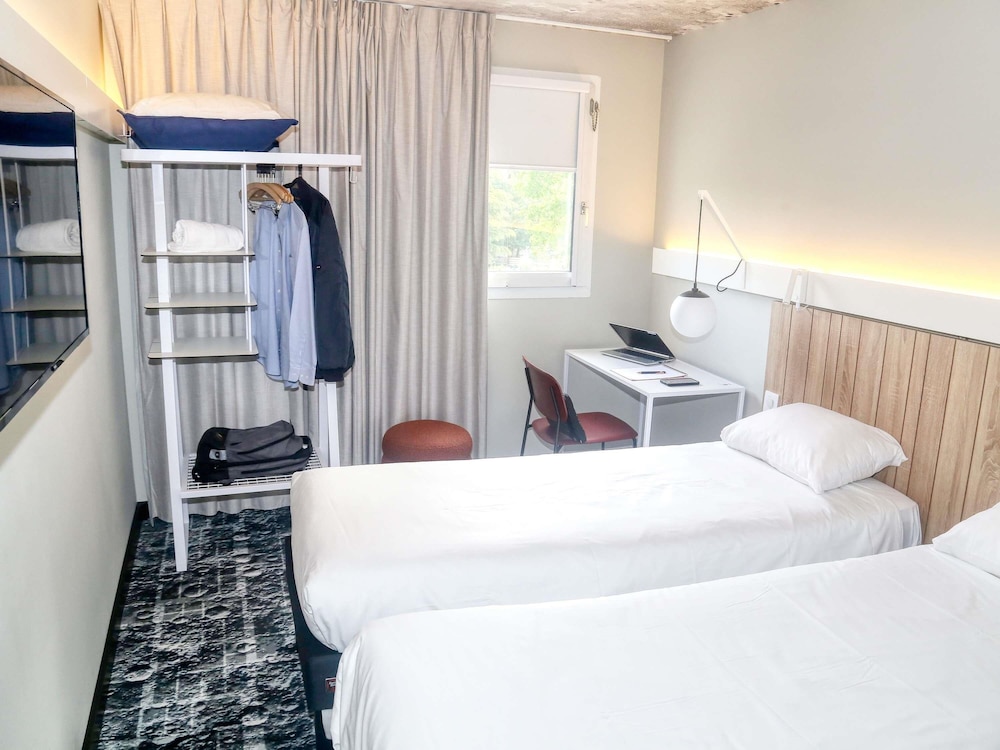 Habitación Standard con 2 camas individuales del hotel Ibis Biarritz Anglet Aeroport. Foto 6