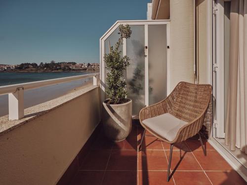 Habitación Doble con balcón y vistas al mar del hotel Atlante Sanxenxo Boutique. Foto 5