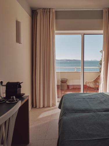Habitación Doble con balcón y vistas al mar del hotel Atlante Sanxenxo Boutique. Foto 10