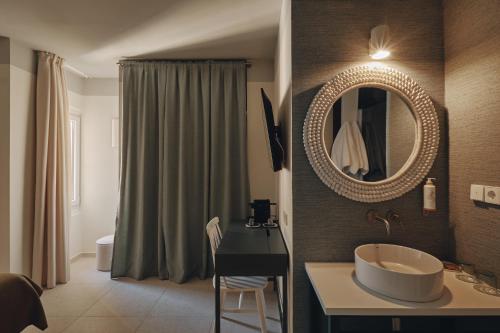 Habitación Doble Estándar del hotel Atlante Sanxenxo Boutique. Foto 3