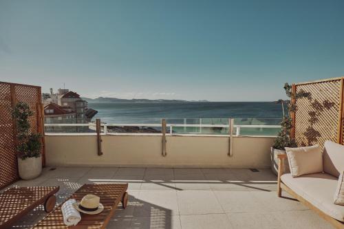 Suite con vistas al mar del hotel Atlante Sanxenxo Boutique. Foto 10