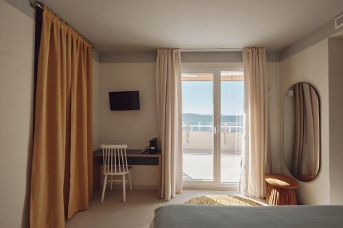 Suite con vistas al mar del hotel Atlante Sanxenxo Boutique. Foto 14