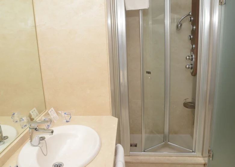 Habitación Doble del hotel Artheus Carmelitas Salamanca. Foto 1