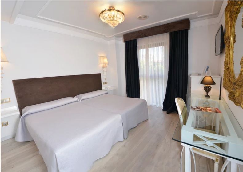 Habitación Doble del hotel Artheus Carmelitas Salamanca. Foto 6