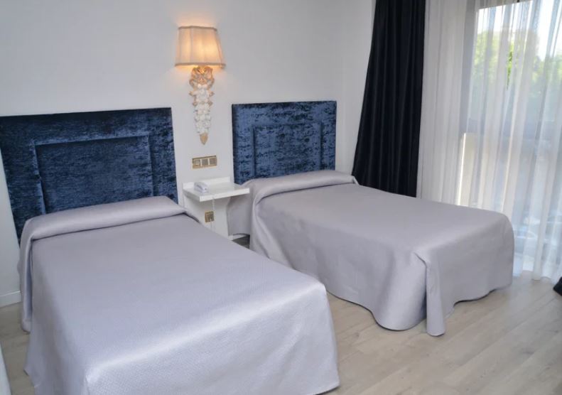 Habitación Doble del hotel Artheus Carmelitas Salamanca. Foto 8