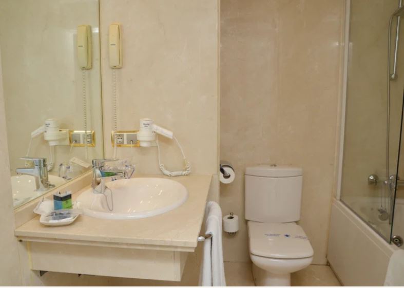 Habitación Doble del hotel Artheus Carmelitas Salamanca. Foto 11