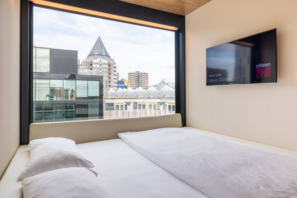 Habitación, 1 cama de matrimonio grande del hotel Citizenm Rotterdam. Foto 1