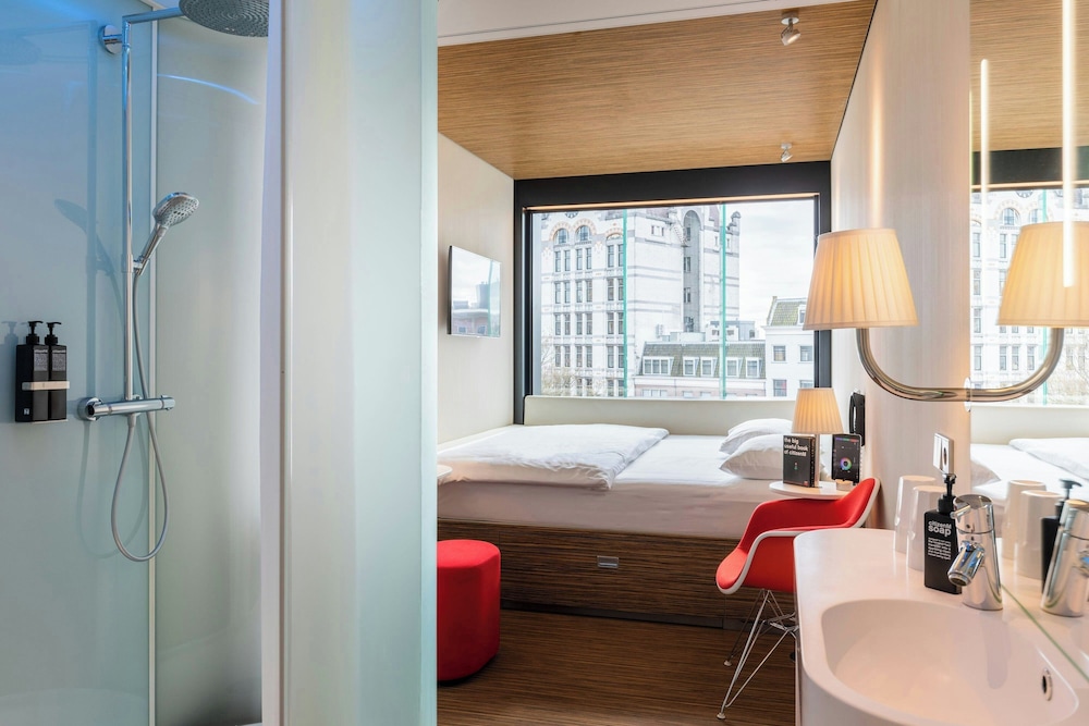 Habitación, 1 cama de matrimonio grande (High floor) del hotel Citizenm Rotterdam. Foto 7