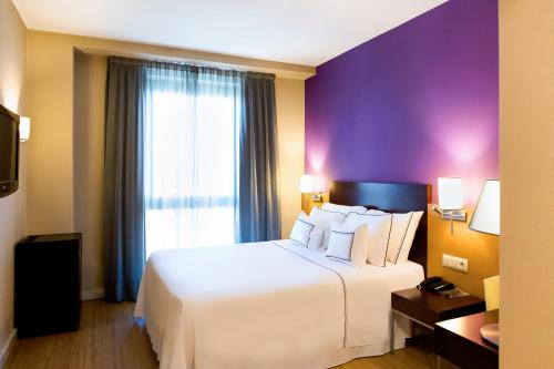 Habitación Doble Premium con vistas del hotel AZZ Salamanca Montalvo. Foto 3