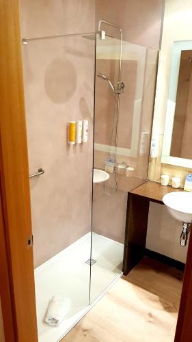 Habitación Doble Premium con vistas del hotel AZZ Salamanca Montalvo. Foto 6