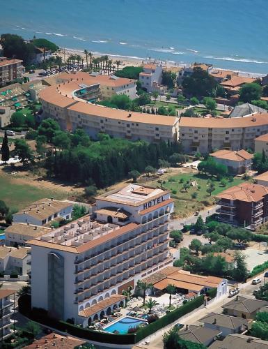 Habitación cuádruple Vista Piscina Balcón o Terraza 2 Camas dobles del hotel Ibersol Playa Dorada. Foto 1