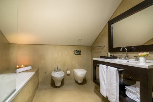 Habitación Doble Deluxe con balcón - 1 o 2 camas del hotel Universal Boutique. Foto 2