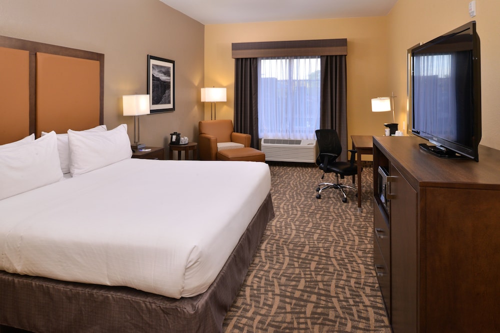 Habitación estándar, 1 cama de matrimonio grande, no fumadores (Communications) del hotel Holiday Inn Express & Suites Page - Lake Powell Area. Foto 1