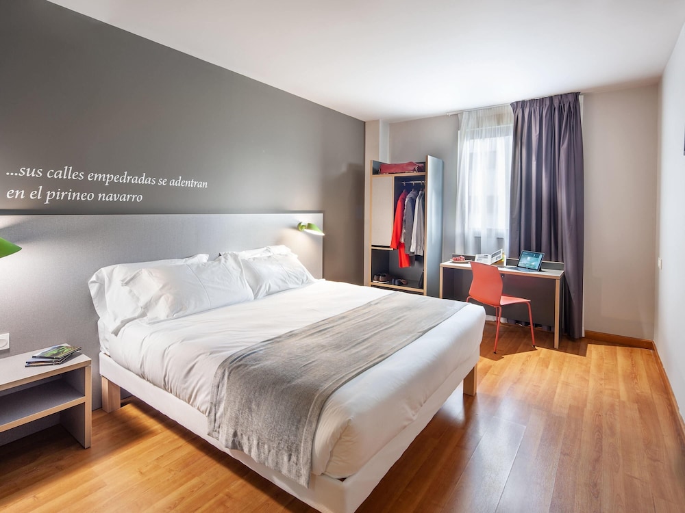 Habitación Standard con 1 cama Doble, Capacidad máxima 2 personas del hotel Ibis Styles Pamplona Noain