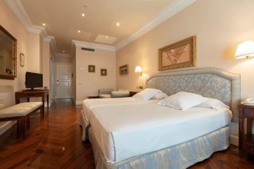 Habitación Doble - 2 camas con sofá cama del hotel Alameda Palace. Foto 8