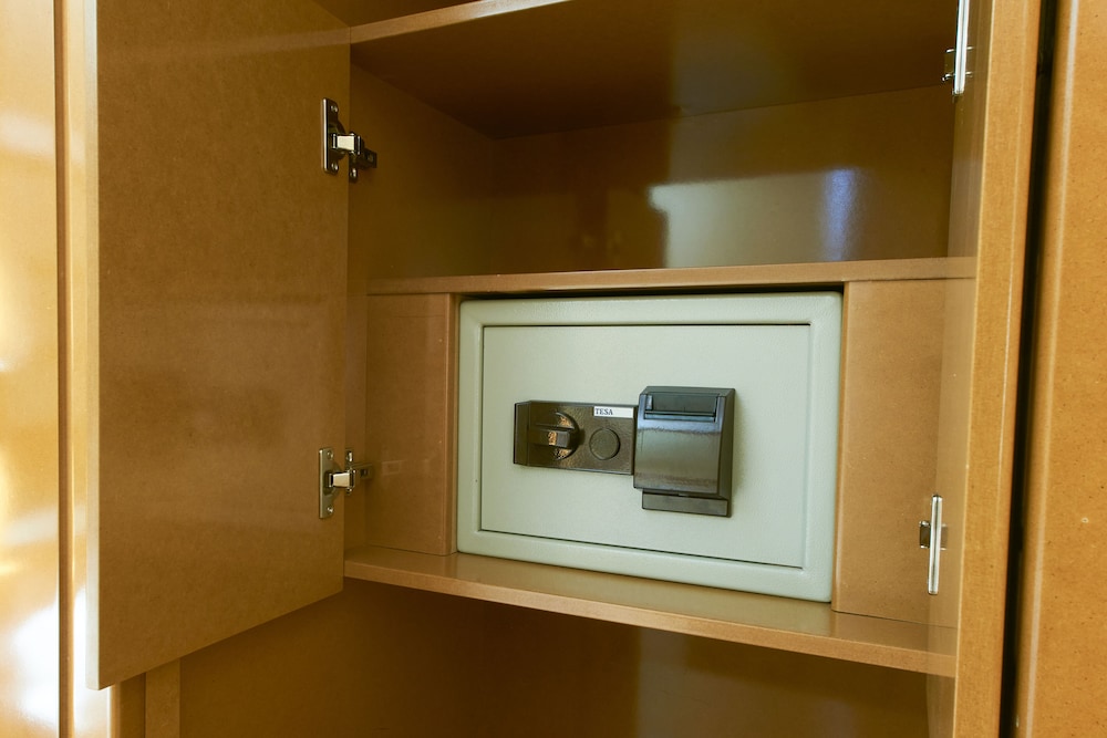 Habitación estándar con 2 camas individuales del hotel Ar Los Arcos. Foto 4