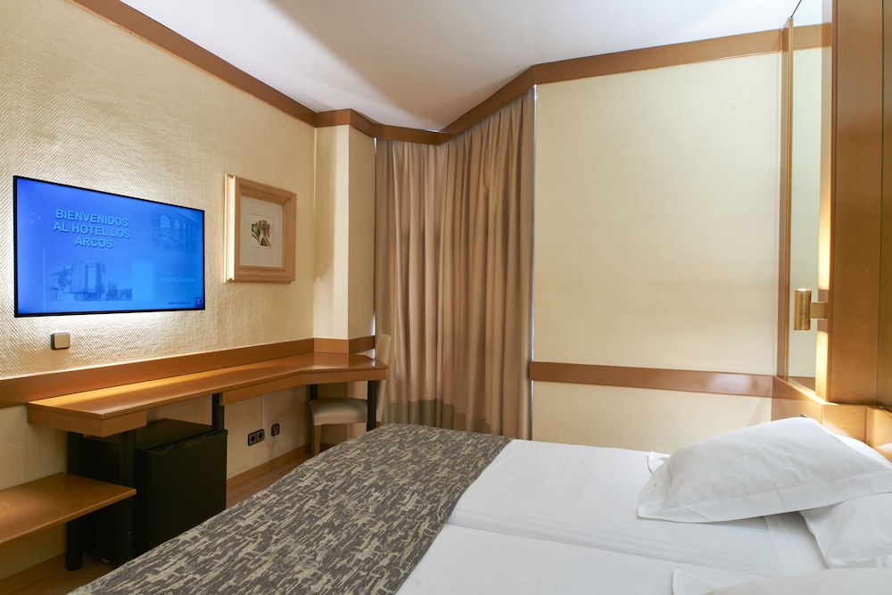 Habitación estándar con 2 camas individuales del hotel Ar Los Arcos. Foto 7
