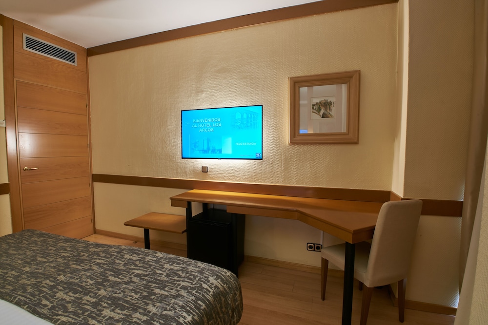 Habitación estándar con 2 camas individuales del hotel Ar Los Arcos. Foto 8