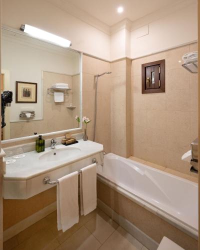 Habitación Deluxe con patio privado del hotel Casa Romana Boutique. Foto 2