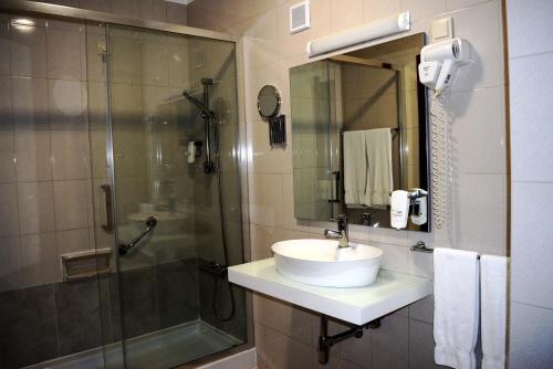 Habitación Doble del hotel Dona Sofia. Foto 6