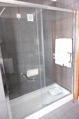 Habitación Triple del hotel Dona Sofia. Foto 2