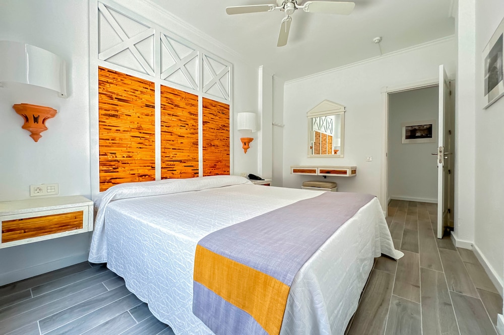 Apartamento familiar, 2 habitaciones del hotel Parque Del Sol. Foto 1