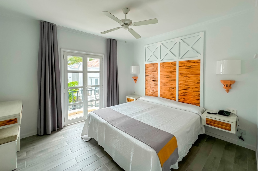 Apartamento Balcón o Terraza Con Cocina 1 habitación Sofá Cama incluido 2 Camas individuales del hotel Parque Del Sol. Foto 9