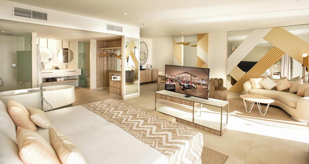 Suite, vistas parciales al mar del hotel Guayarmina Princess - Adults Only