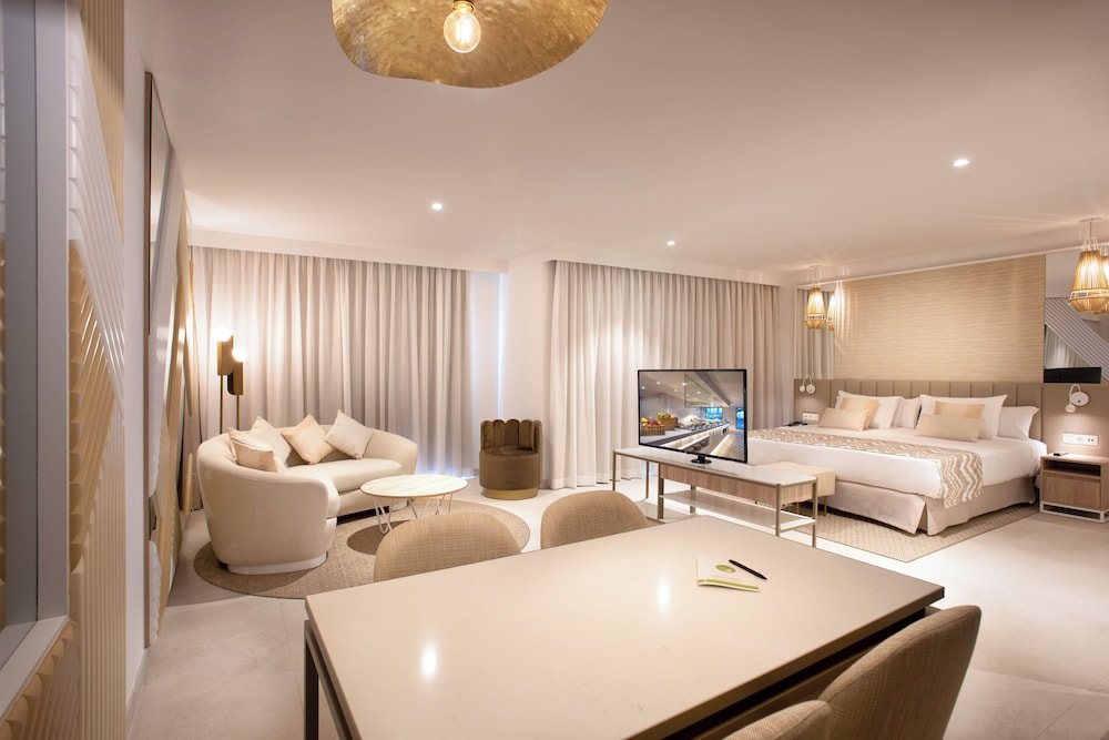 Suite, vistas parciales al mar del hotel Guayarmina Princess - Adults Only. Foto 2