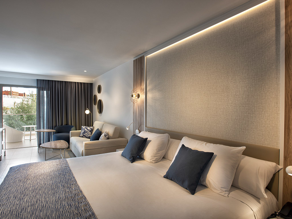 Habitación triple del hotel Guayarmina Princess - Adults Only