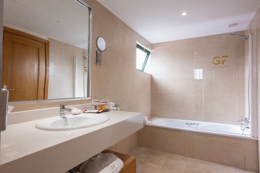 Villa, 1 habitación del hotel Gf Isabel. Foto 8