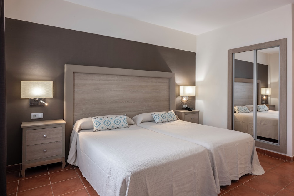 Villa, 2 habitaciones del hotel Gf Isabel. Foto 5