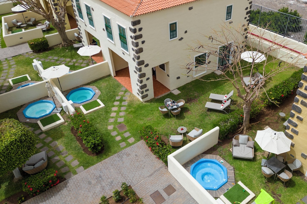 Villa Balcón o Terraza 2 habitaciones Vista Patio 4 camas individuales kitchenette del hotel Gf Isabel