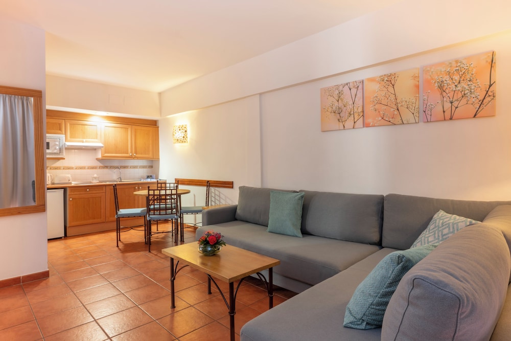 Bungalow (casa de una planta) del hotel Gf Isabel. Foto 6