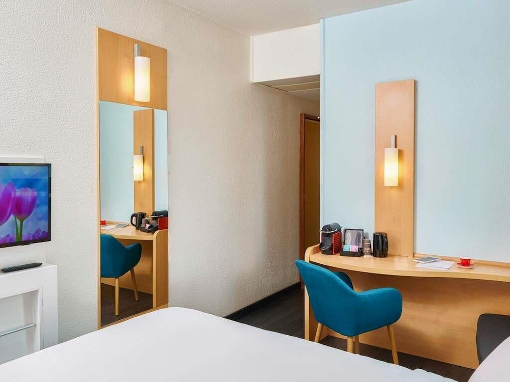 Habitación Confort con 1 cama doble del hotel Ibis Annecy Centre Vieille Ville. Foto 5