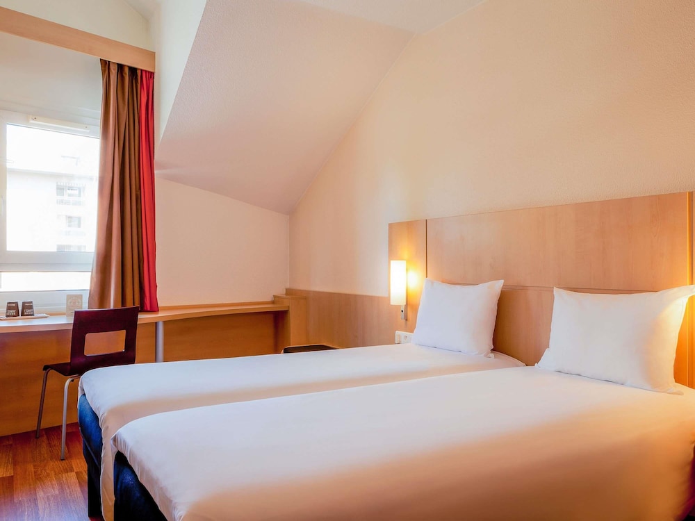Habitación estándar con 2 camas individuales del hotel Ibis Annecy Centre Vieille Ville