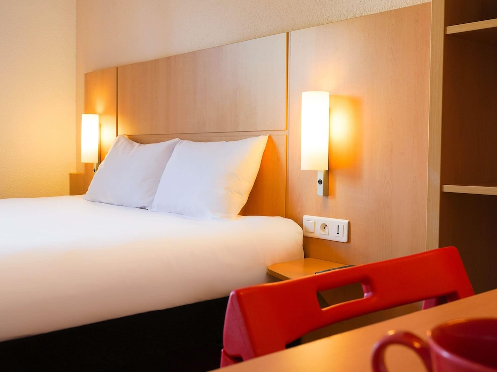 Habitación Estándar con 1 cama individual del hotel Ibis Annecy Centre Vieille Ville. Foto 1