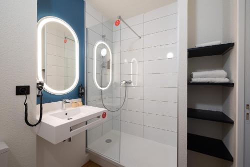 Habitación Doble Estándar del hotel Ibis Perpignan Sud Saint Charles. Foto 23