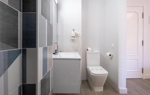 Habitación Doble Pequeña - 2 camas del hotel Skyview. Foto 2