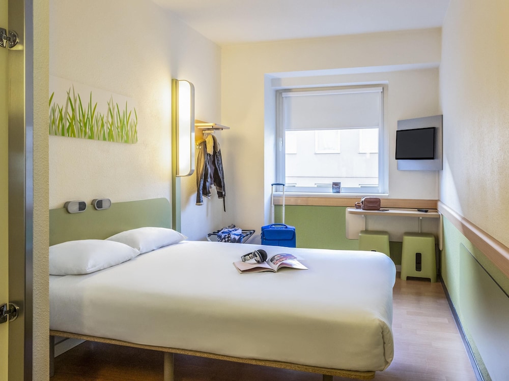 Habitación Estándar con 1 cama doble del hotel Ibis Budget Antwerpen Centraal Station. Foto 2