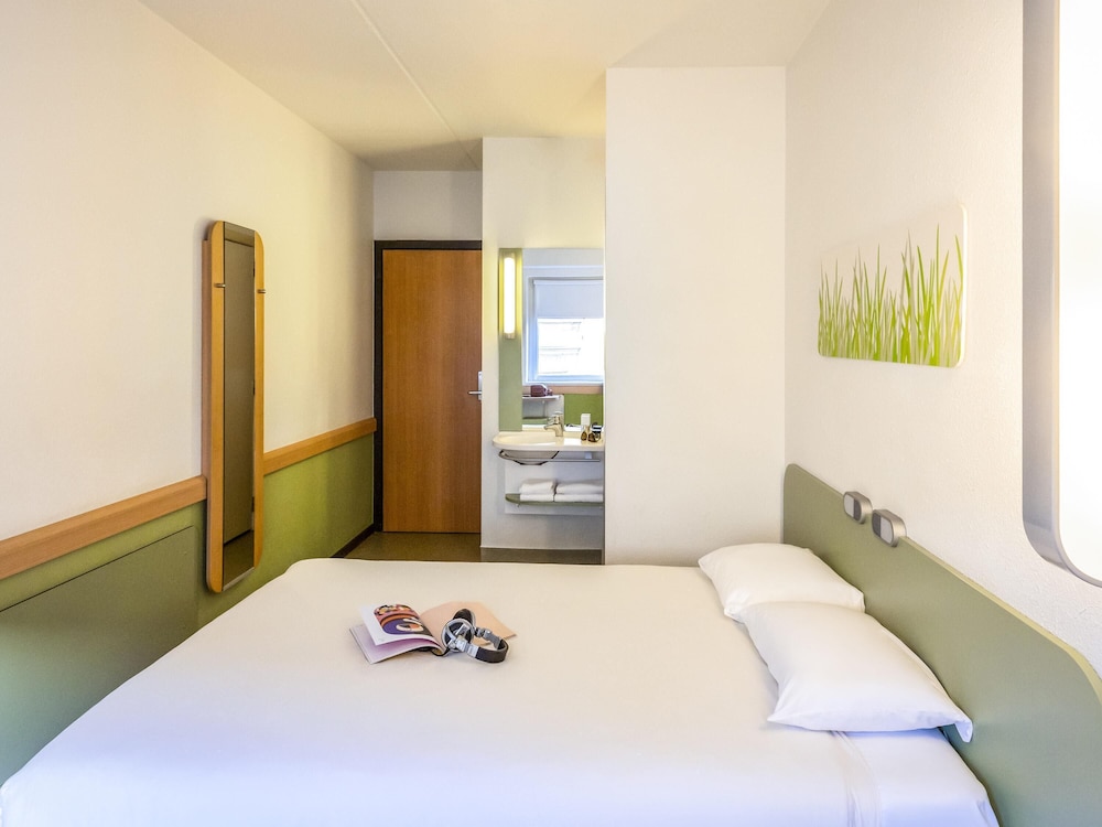 Habitación Estándar con 1 cama doble del hotel Ibis Budget Antwerpen Centraal Station. Foto 4