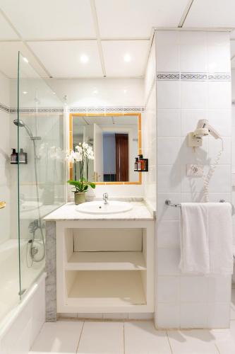 Habitación Familiar del hotel Precise Resort Tenerife. Foto 1