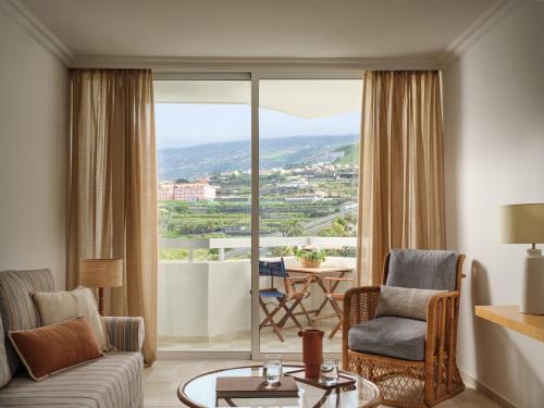 Suite del hotel Precise Resort Tenerife. Foto 5
