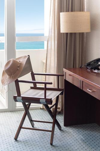 Habitación Doble con vistas al mar del hotel Precise Resort Tenerife. Foto 9