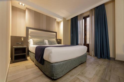 Habitación Doble - 1 o 2 camas del hotel Reina Cristina. Foto 3