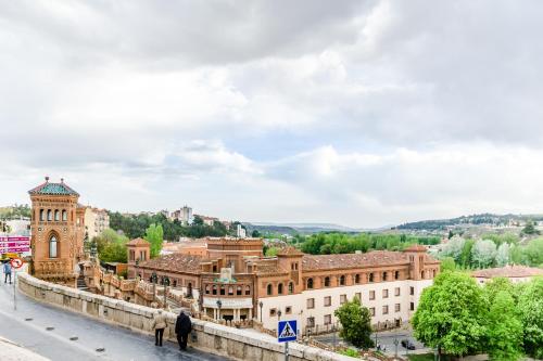 Suite con balcón del hotel Reina Cristina. Foto 6