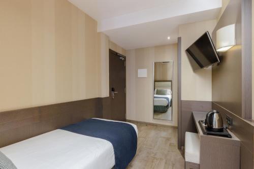 Habitación Individual del hotel Reina Cristina. Foto 3