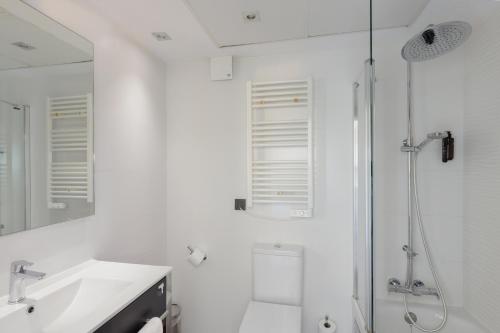 Habitación Triple del hotel Reina Cristina. Foto 3