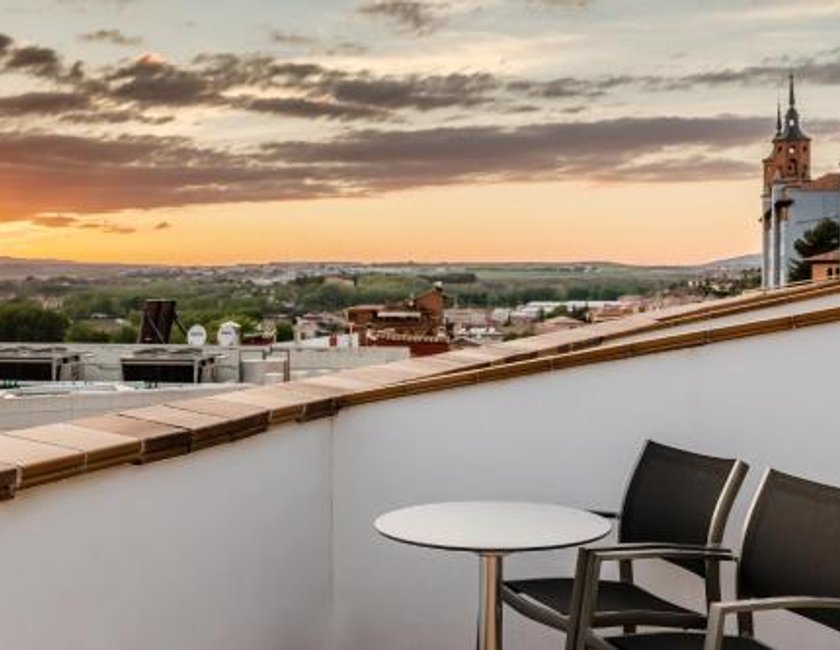 Habitación Doble con terraza - 1 o 2 camas del hotel Reina Cristina. Foto 1
